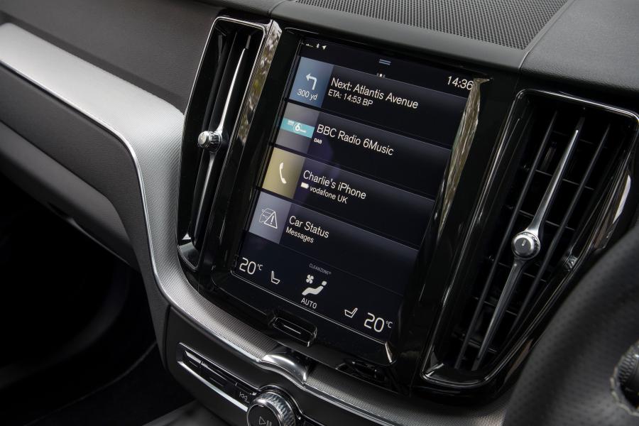 Детали интерьера Volvo XC60 D5 R-Deisgn 2017 года  (UK) (фото 81 из 82)